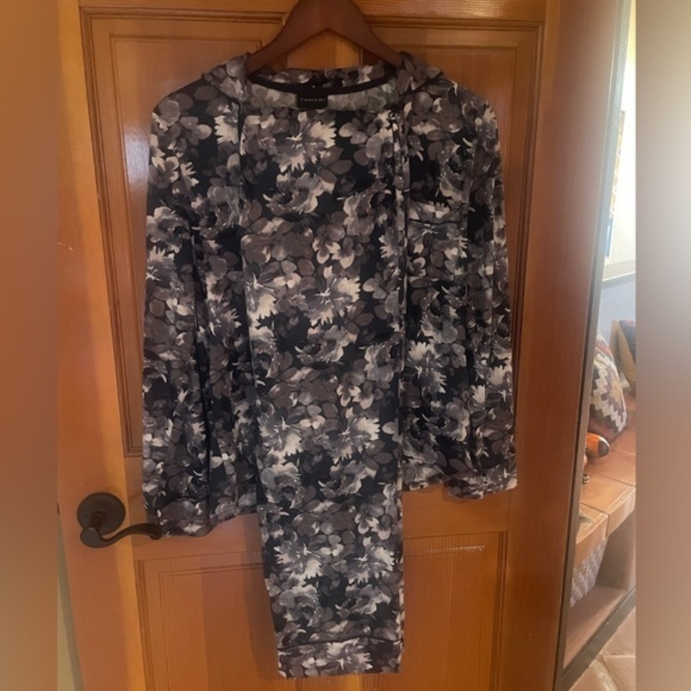 Tahari notch collar, button up pajama set